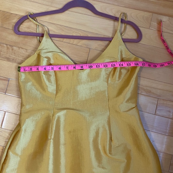 Luxxel Gold Metallic Cocktail Dress – Size Large - Picture 7 of 9